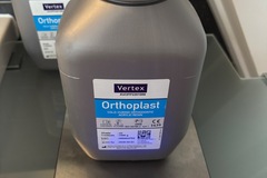 Gebruikte apparatuur: Orthoplast koud polymeriserende kunsthars