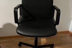 Myydään: Reading Chair
