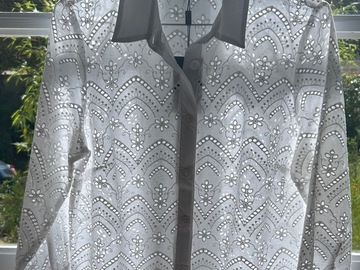 Selling: Jolis chemise en broderie anglaise