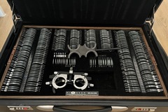 Selling with online payment: Trial lens kit with trial frames and flippers