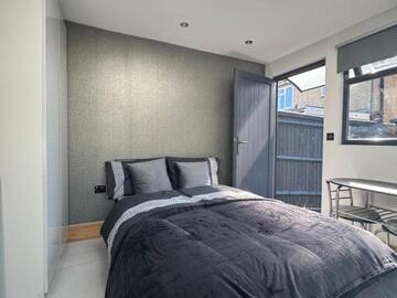 Room Available: Brand New Studio | Female | Hove near Brighton