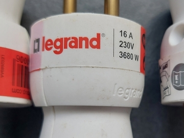 À vendre: lot de 3 fiches males Legrand