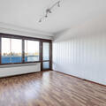 Annetaan vuokralle: 2 bedroom 55 m2 on airport train line