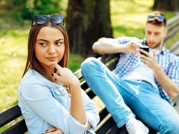 Selling: Mixed Signals in Love: How to Tell If He’s Serious-fast answers 