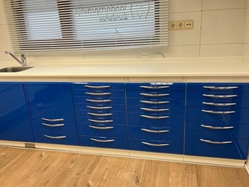 Gebruikte apparatuur: Kastenset Dental Art z.g.a.n. en per direct beschikbaar