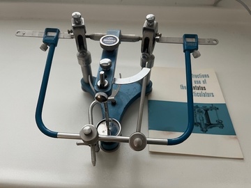 Gebruikte apparatuur: Articulator en Facebow