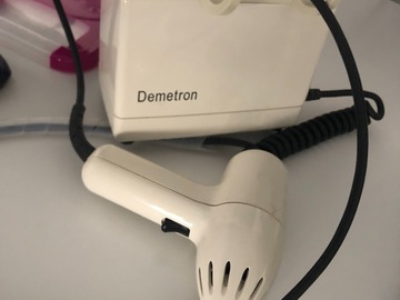 Gebruikte apparatuur: Oude composietlamp, Demetron, handig bij bepaalde werkzaamheden