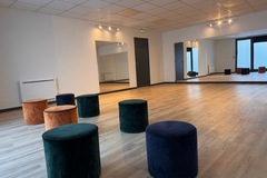 Location à l'heure: Ecole ACT. - La moyenne salle de répétition