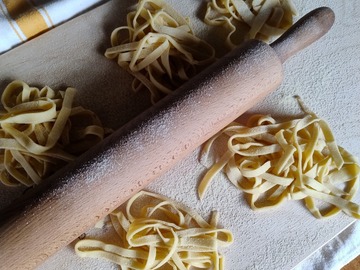 Reserve your space: 2 fresh pasta and tiramisu'