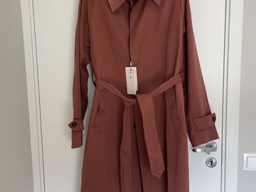 Selling with online payment: [EU] NWT Suitsupply dark orange belted trench coat, size 40R