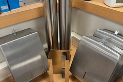 Gebruikte apparatuur: RVS bekerhouders, servettehouder, handschoenhouder