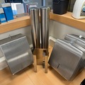 Gebruikte apparatuur: RVS bekerhouders, servettehouder, handschoenhouder