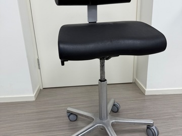 Gebruikte apparatuur: Werkstoel
