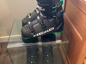 Winter sports: Men's Head ski boots 