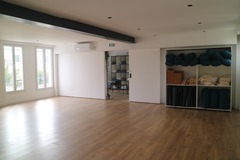 location par demi journée (4h): Salle de répétition de 60m² (sans miroirs)