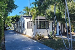 Monthly Rentals (Owner approval required): Hollywood FL, Secure Driveway Parking, Perfect For Large Vehicles