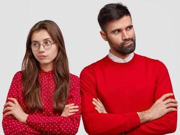 Selling: Someone from your past is being drawn back to you- but why ? 
