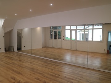 Vermietung pro halben Tag (4 Stunden): Salle de répétition de 55 m² (demi-journée)