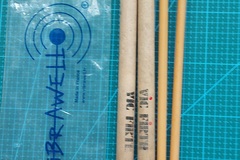 Vente: 2 paires de baguettes/drumsticks pour batterie et percussions 