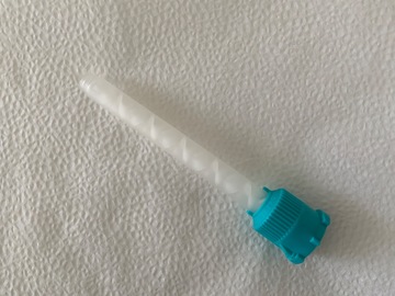Gebruikte apparatuur: Polodent mengtips groen 2,5 zakjes. Ieder zakje bevat 50 stuks.
