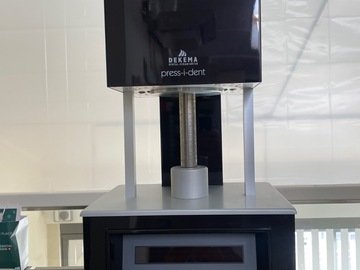 Gebruikte apparatuur: Dekema Porselein/pers oven Austromat 3001
