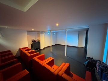 Location à l'heure: Salle de répète ou stage 