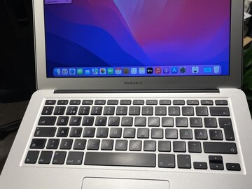Selling: Macbook air 13