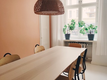 Renting out: Pieni neukkari Töölössä / Small meeting room in Töölö