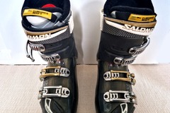 Winter sports: Solomon Idol 8 Ski Boots, Size 25.5, Great Condition