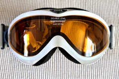 Winter sports: Vintage White UVEX Supravision Ski Googles, Super Anti-Fog, Amber