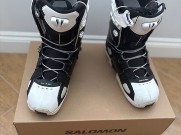 Winter sports: Snowboard boots