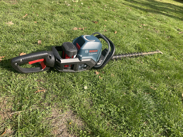 À louer: Taille Haies sur Batterie 36V - Bosch Pro 