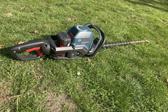 À louer: Taille Haies sur Batterie 36V - Bosch Pro 