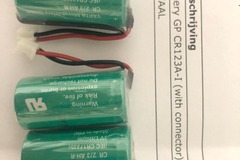 Nieuwe apparatuur: Batterijen 3 maal GP CR123A-I met connector
