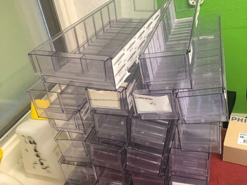 Gebruikte apparatuur: Voorraad beheer bakjes vrij indeelbaar 