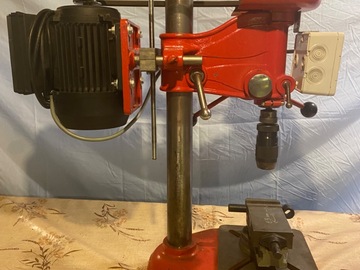 À vendre: Perceuse à colonne vintage 