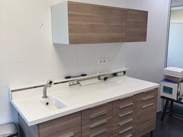 Gebruikte apparatuur: tandarts meubel compleet set