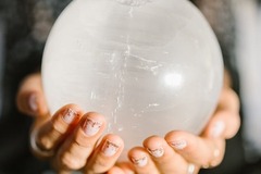 Selling: Psychic Reading using Tarot & Crystal Ball