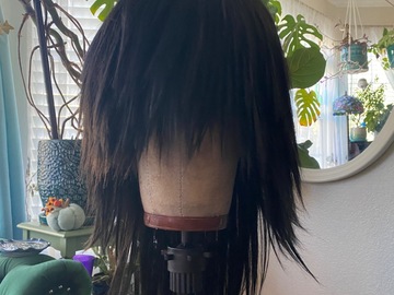 Selling with online payment: Black Arda Wig
