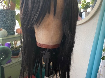 Selling with online payment: Black Arda Wig