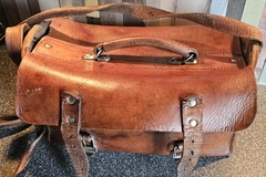 À vendre: Sacoche en pure cuir (4mm)