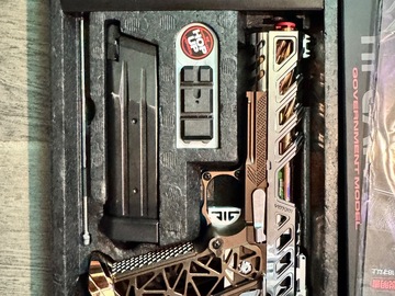Selling: Custom Hi Capa