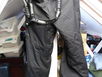 Winter sports: TOG 24 INSULATED SKI PANTS. BLACK