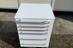 Gebruikte apparatuur: Dentalart verrijdbare kast / Trolly