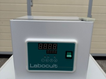Gebruikte apparatuur: Labocult Incubator