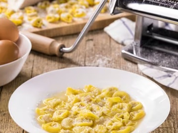 Reserve your space: Prepariamo insieme i tipici cappelletti emiliani