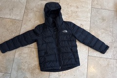 General outdoor: The North Face Boys’ large Neverstop Black Jacket