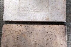 À vendre:  Lot de 8 briques réfractaires silico-alumineux