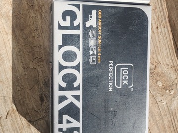 Selling: Glock 42
