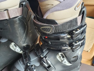 Winter sports: Salamon ski boots